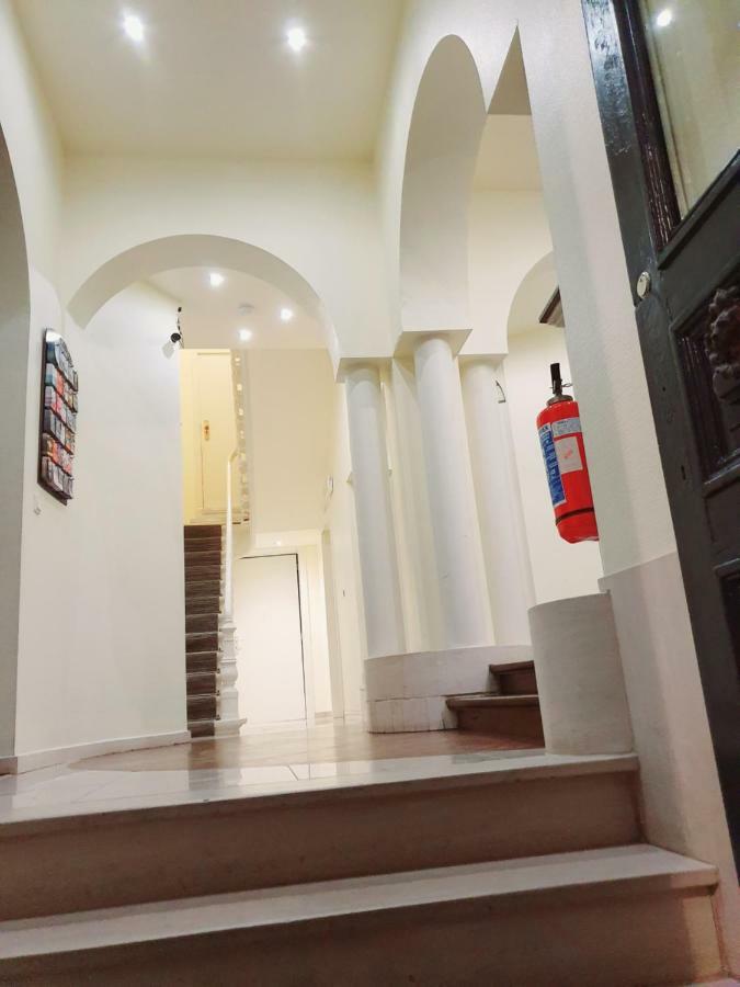 Hotel Queen Mary Bruksela Zewnętrze zdjęcie