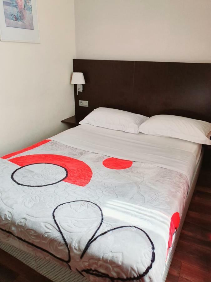 Hotel Queen Mary Bruksela Zewnętrze zdjęcie