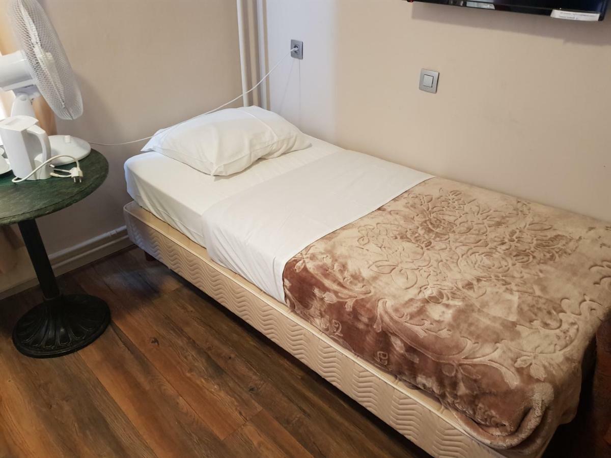 Hotel Queen Mary Bruksela Zewnętrze zdjęcie