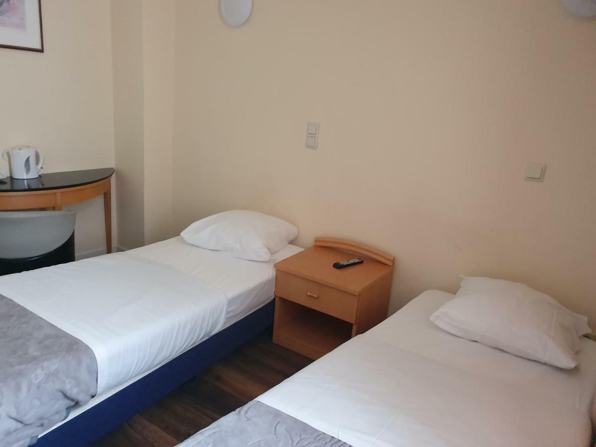 Hotel Queen Mary Bruksela Zewnętrze zdjęcie