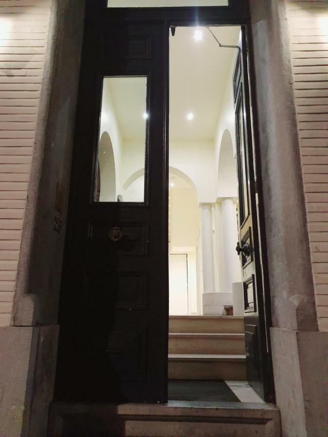 Hotel Queen Mary Bruksela Zewnętrze zdjęcie